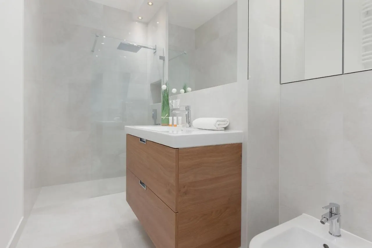 Apartment With Terrace Rezydencja Lazienki Park By Renters Prestige Varšava 0*,  Polsko