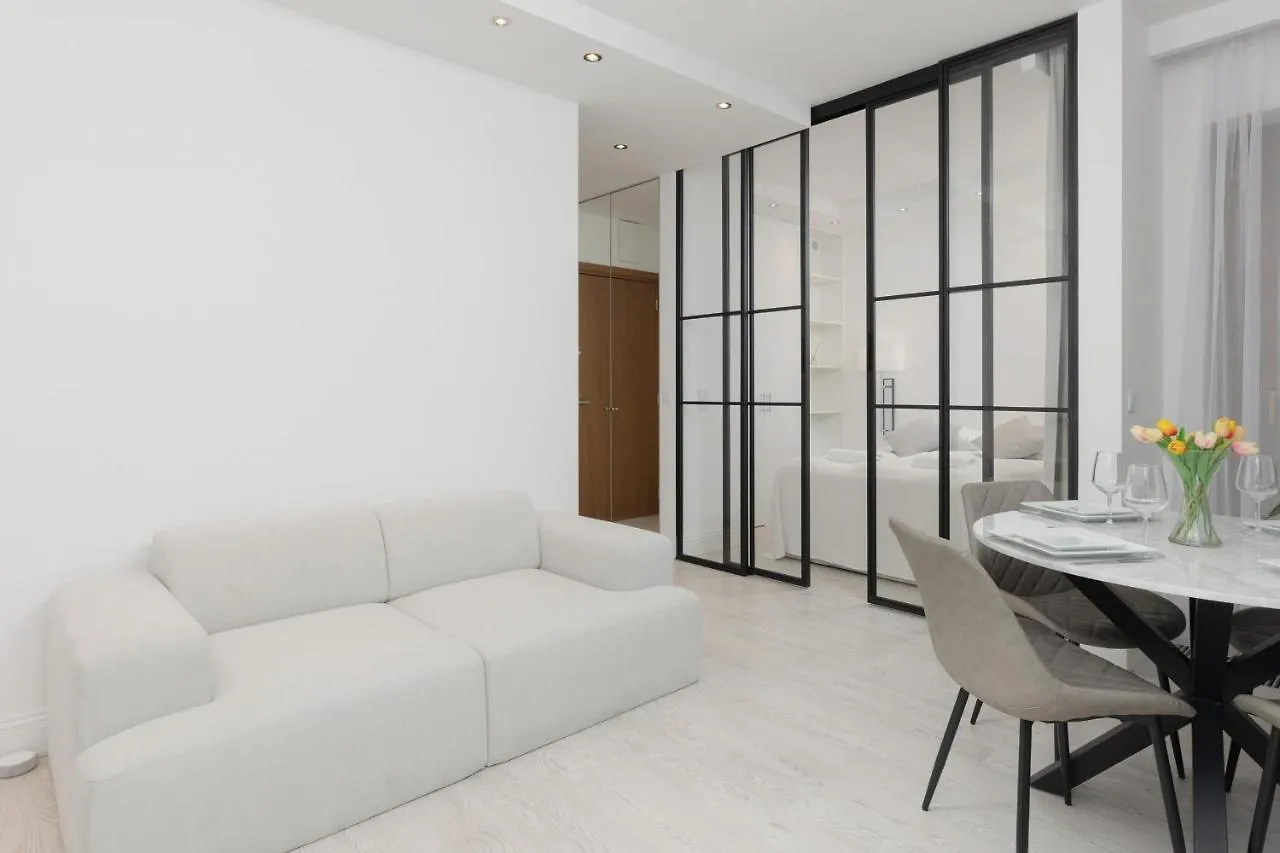 Apartment With Terrace Rezydencja Lazienki Park By Renters Prestige Warsaw