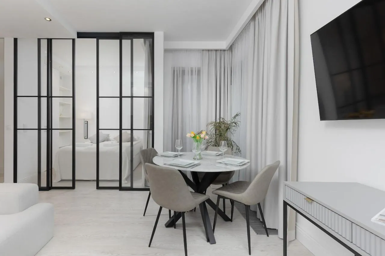 Apartment With Terrace Rezydencja Lazienki Park By Renters Prestige Warsaw Poland